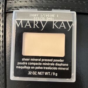 Mary Kay IVORY 1 Sheer Mineral Pressed Powder New Old Stock Discontinued 015135